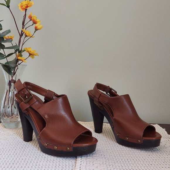 CHAPS SARISTA BROWN VEGAN LEATHER PEEP TOE HEELS (6B) - Picture 3 of 13